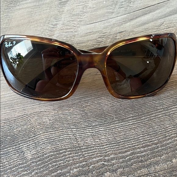 polarized ray-ban